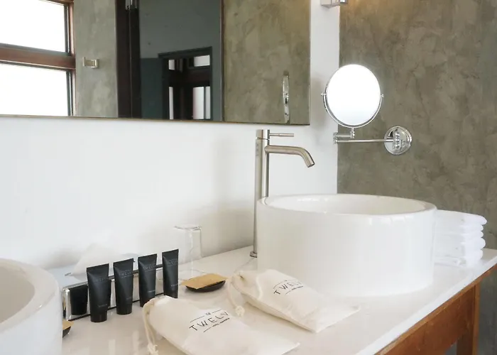 The Twelve Hotel 4*